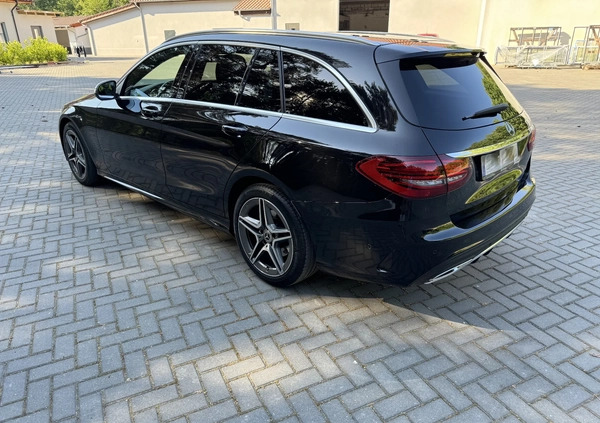 Mercedes-Benz Klasa C cena 137760 przebieg: 135000, rok produkcji 2019 z Rakoniewice małe 254